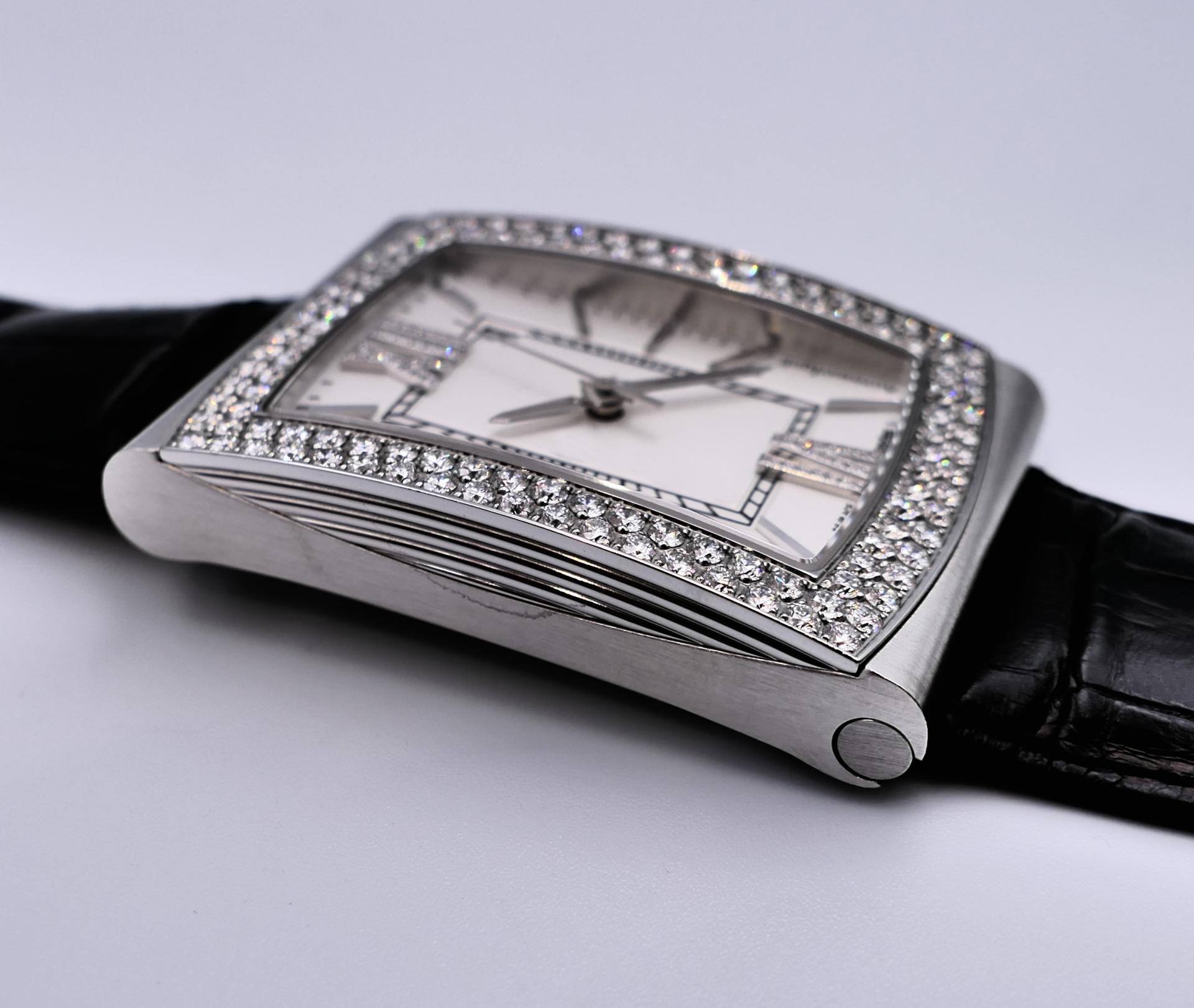 ブランド品や貴金属の買取スタッフ