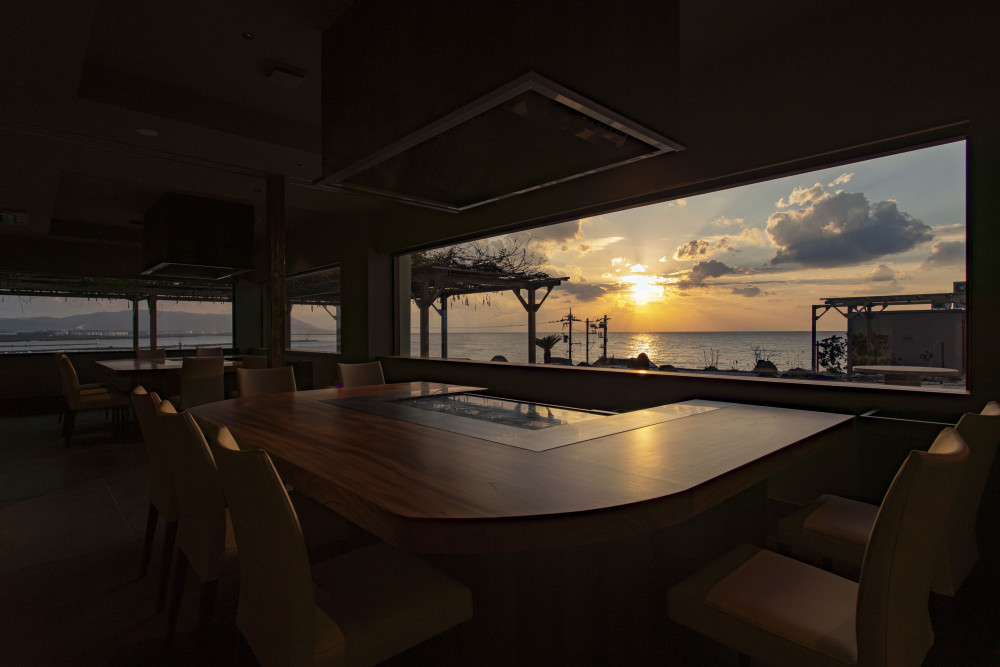 ホールスタッフ（接客、企画等）のお仕事